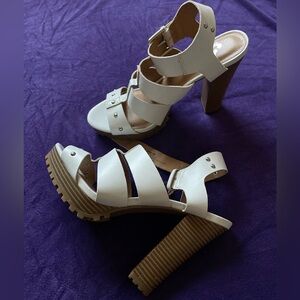 White report chunky heels